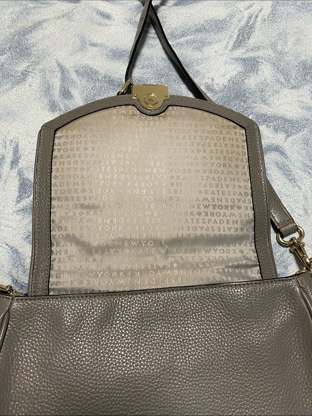 kate spade gray pebble leather crossbody with gold hardware - Picture 7 of 8